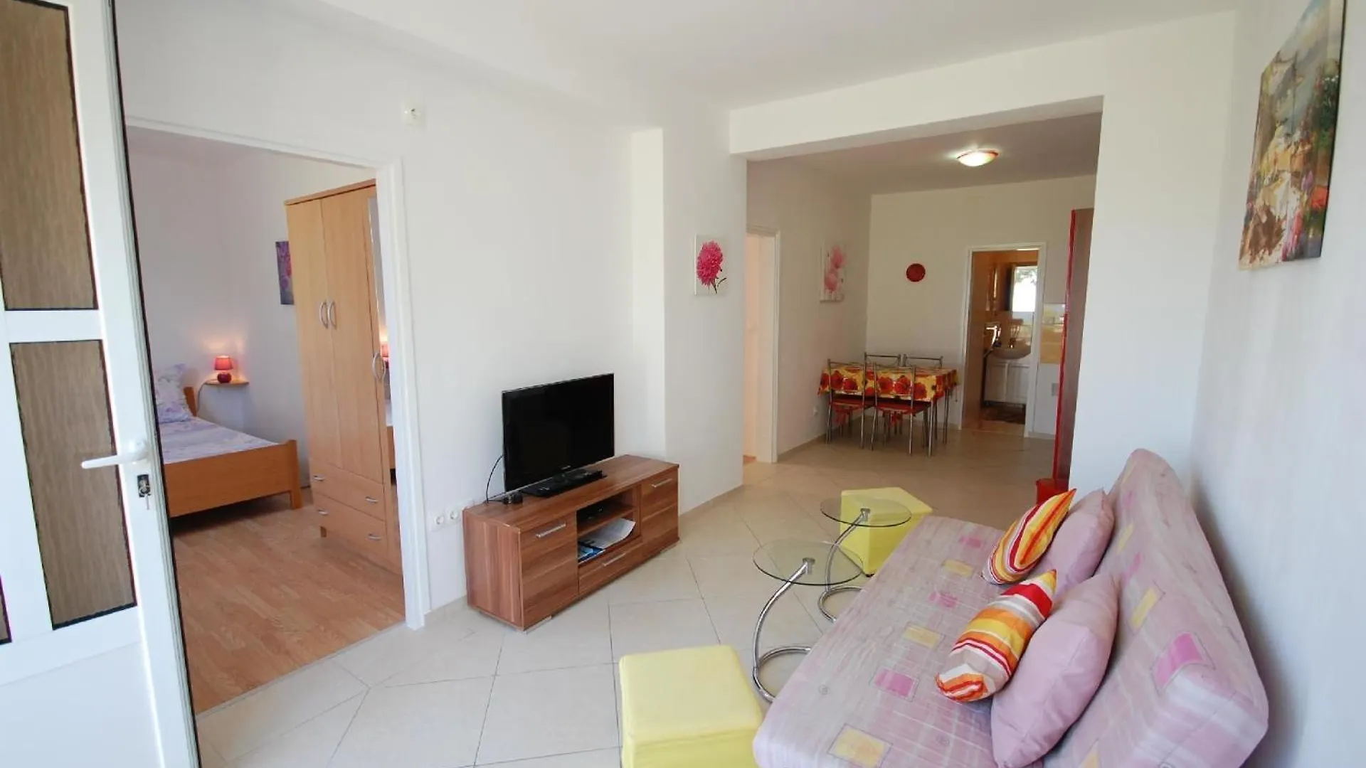 Apartment Ferienwohnung Fuer 4 Personen Ca 45 Qm In Njivice, Kvarner Bucht Krk